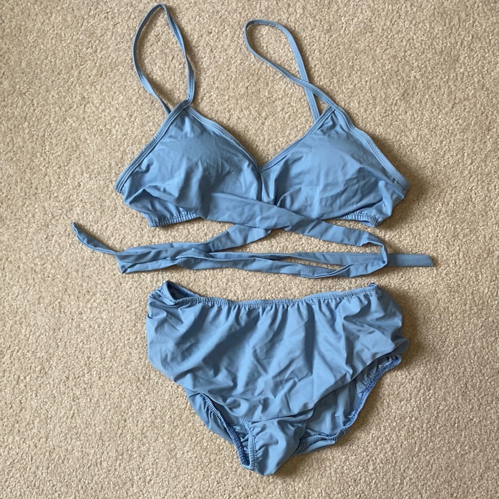 Size M. Bikini.